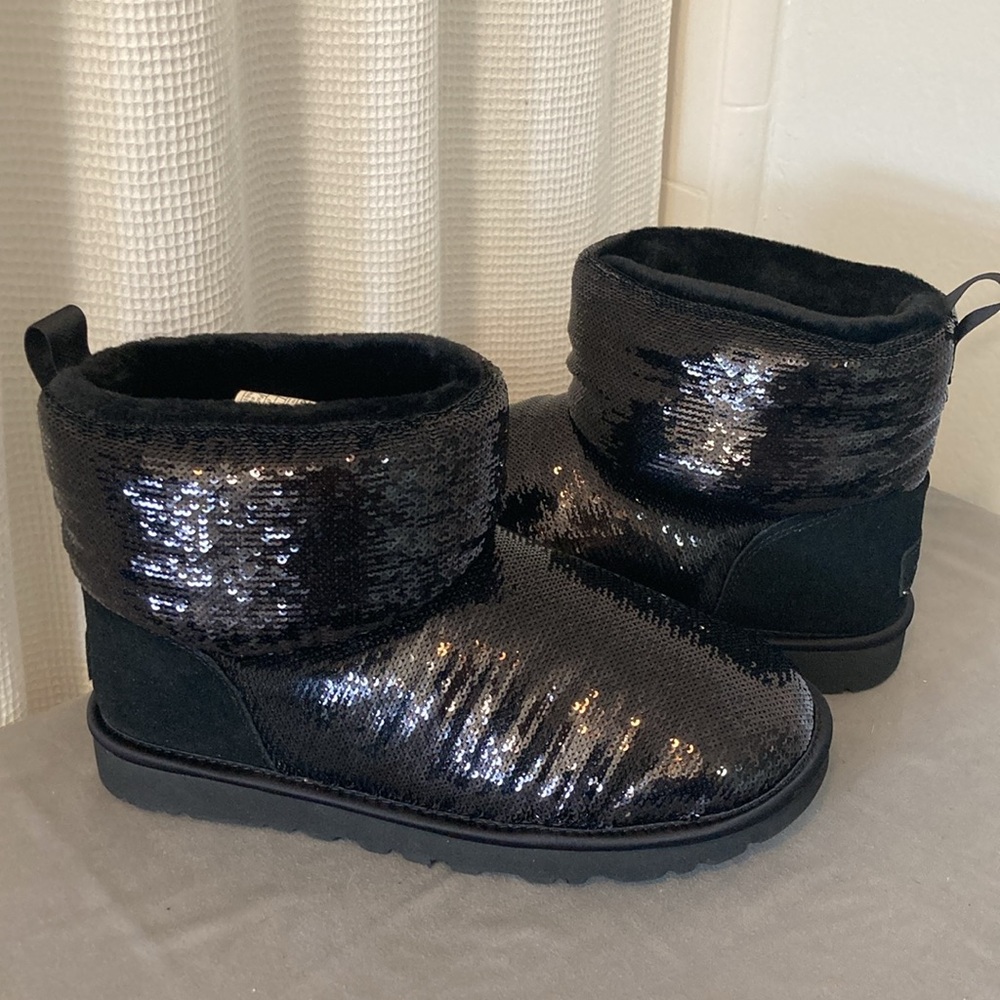 New! UGG Australia Classic Mini Mirror Ball Boot Black 8 - Picture 2 of 5